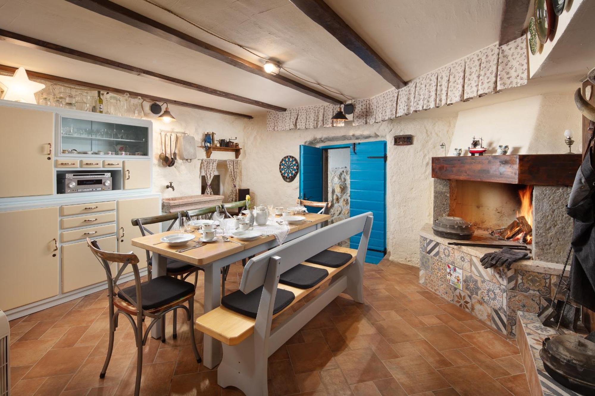 Mondinica Heritage House - Heated Pool Dobrinj ภายนอก รูปภาพ