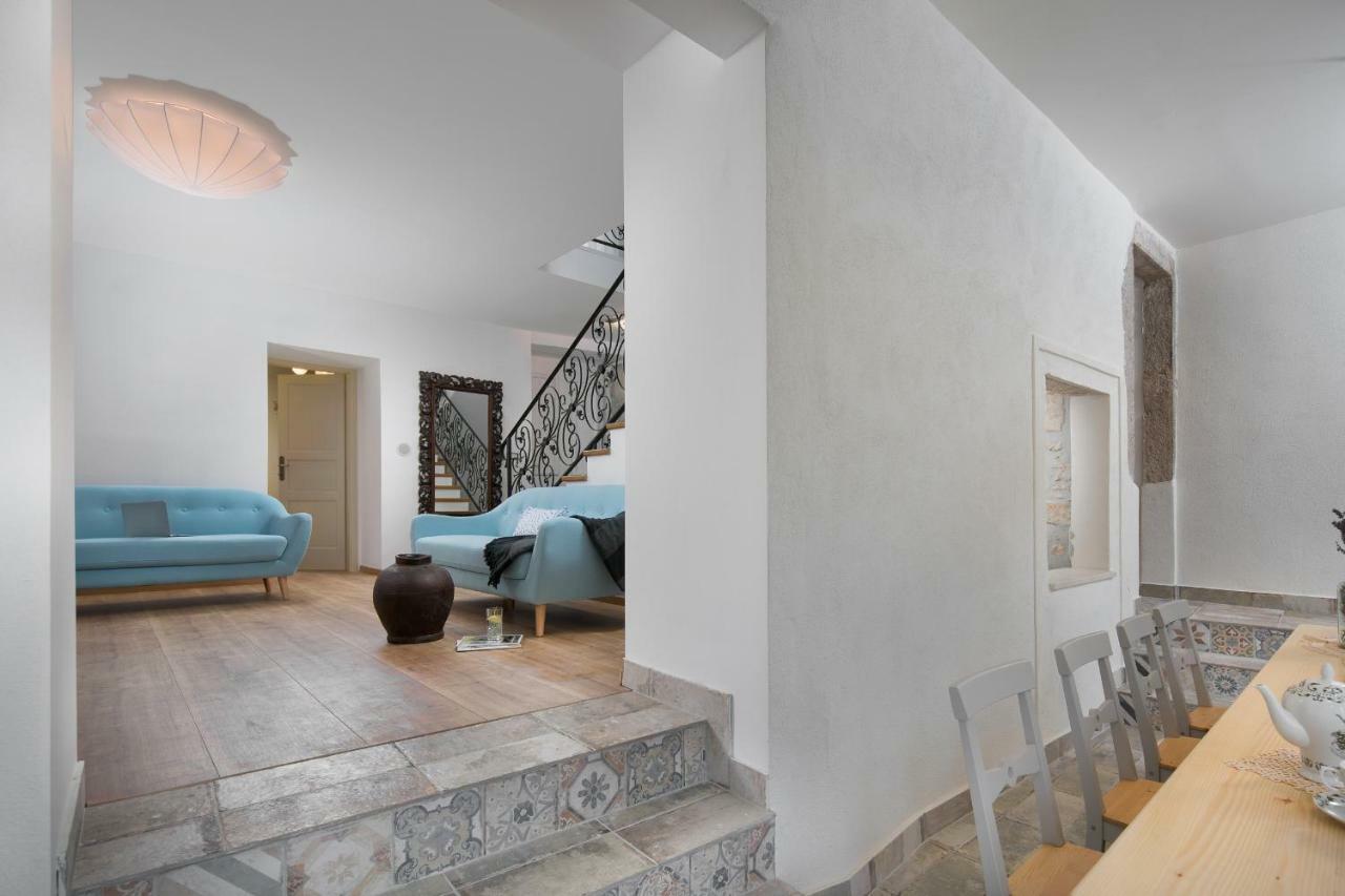 Mondinica Heritage House - Heated Pool Dobrinj ภายนอก รูปภาพ